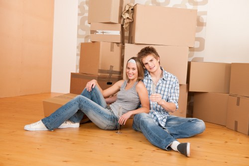 Secure moving truck transport for residential relocation in Elephant and Castle